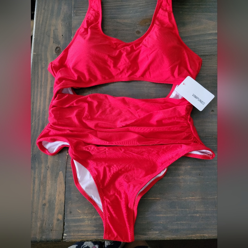 Vimpunec Bright Red One Piece Swimsuit Tummy Control NWT ❤️❤️